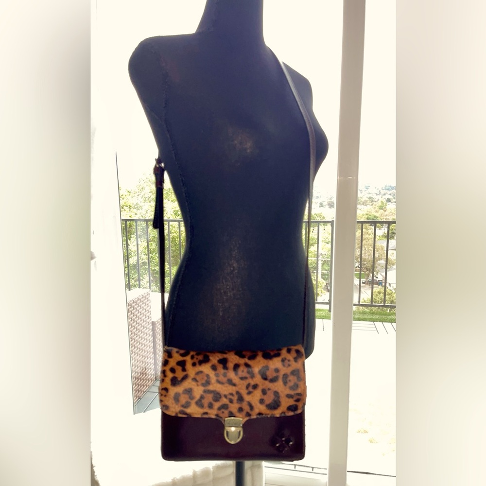 NWT Patricia Nash crossbody organizer - Picture 2 of 16